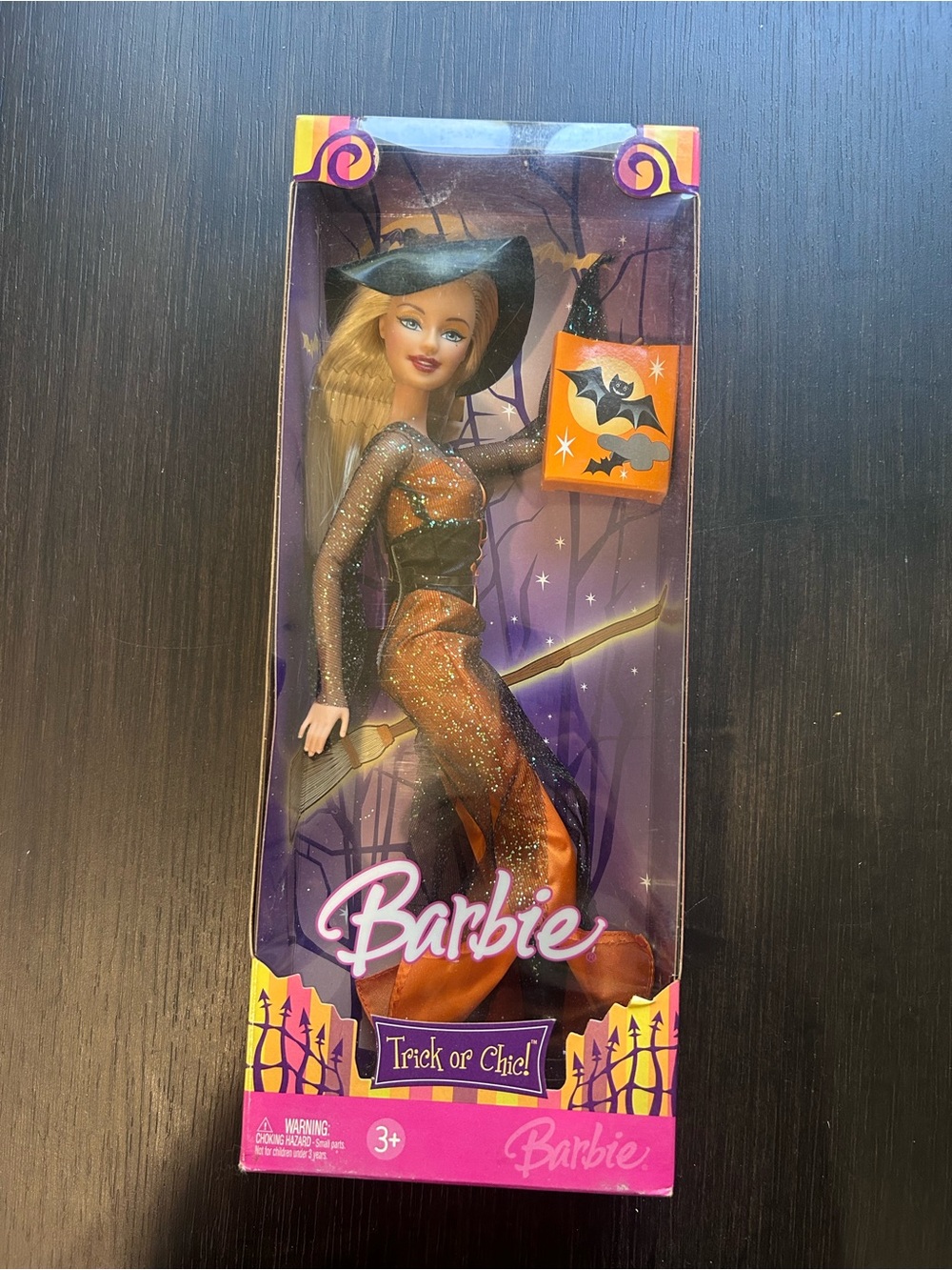 2006 Trick or Chic Halloween Barbie, model J0548